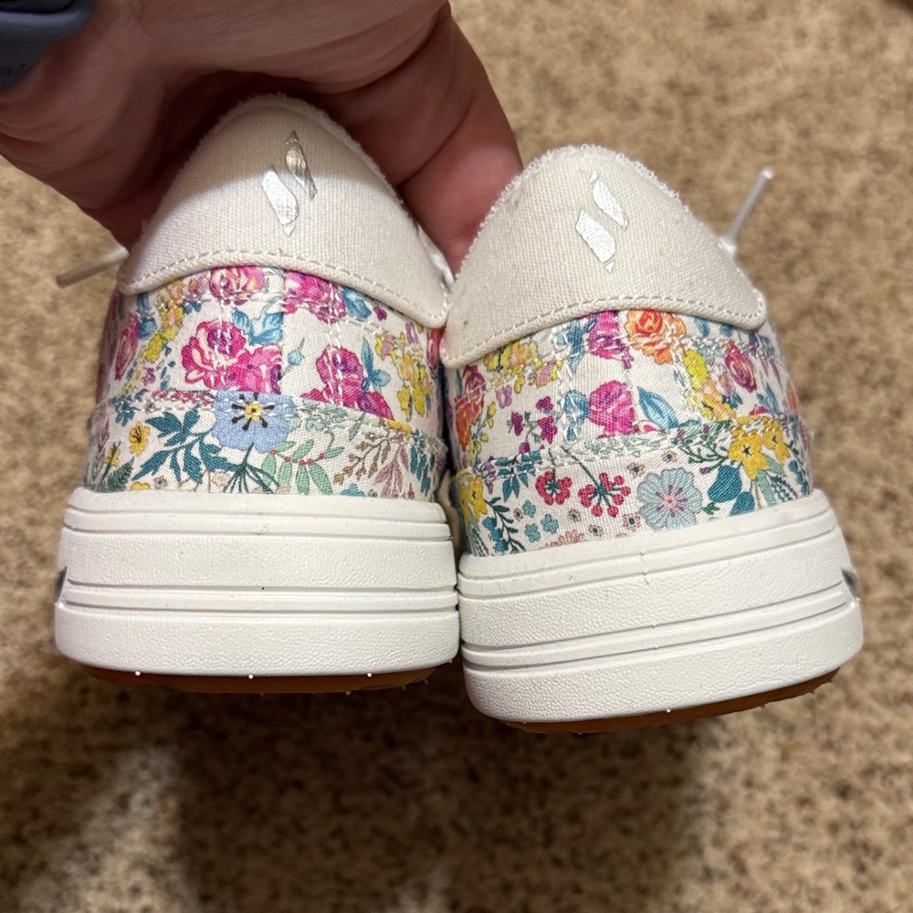 Skechers White Floral Athletic Shoes - Picture 2 of 5